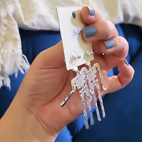 🎁3/$30🎁5" Skeleton Earrings Silver Speckled Moving Limbs - Picture 5 of 9